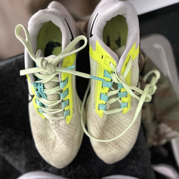 Nike VaporFlys - Picture 2 of 4